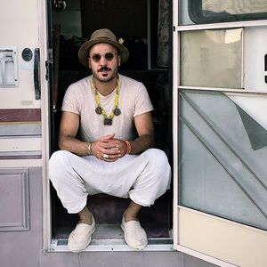 Meet your Posher, Farzad